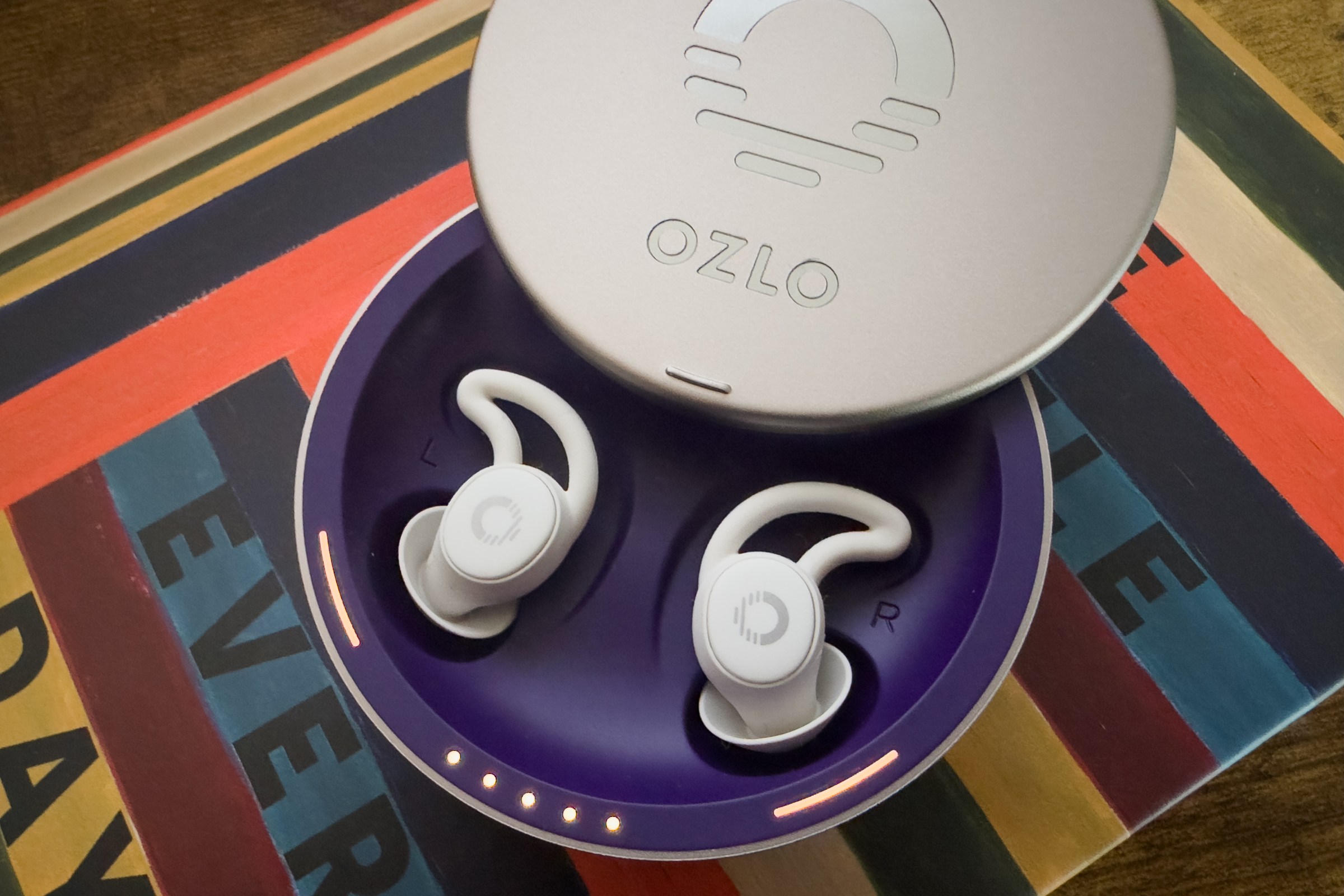 Tai nghe Ozlo Sleepbuds