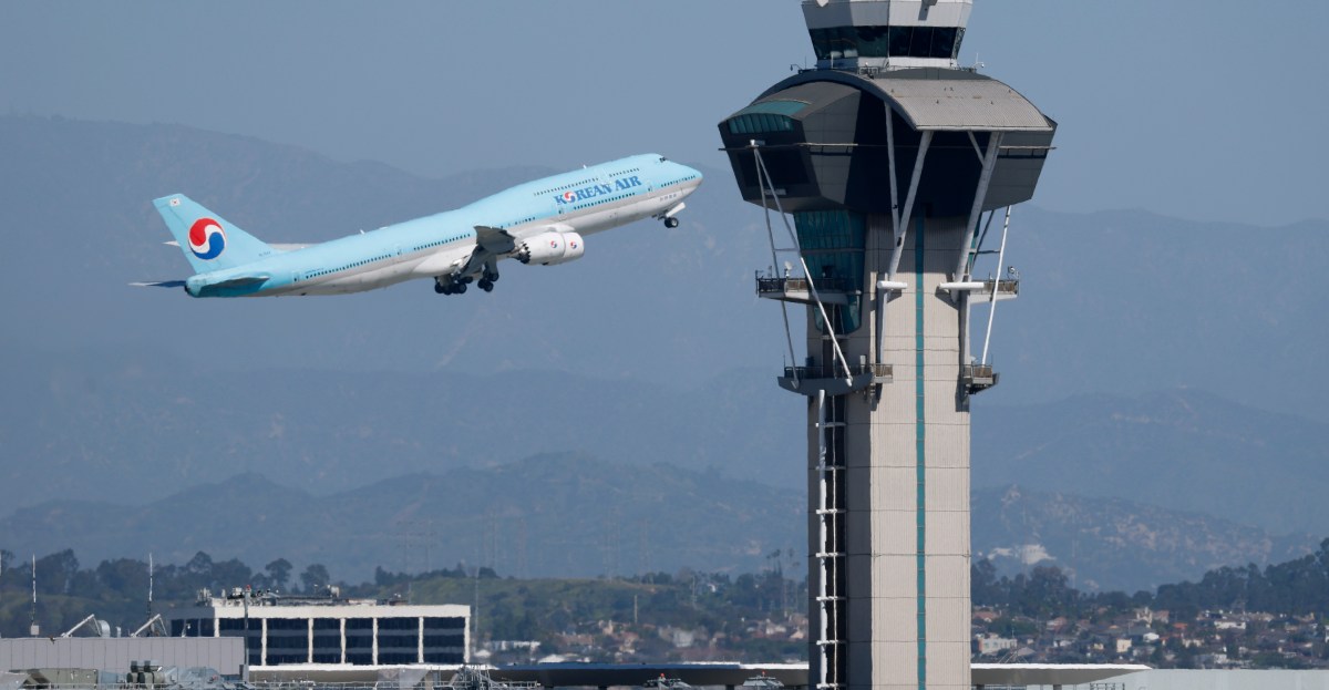 FAA tin rằng game thủ chính là giải pháp cho tình trạng thiếu hụt kiểm soát viên không lưu