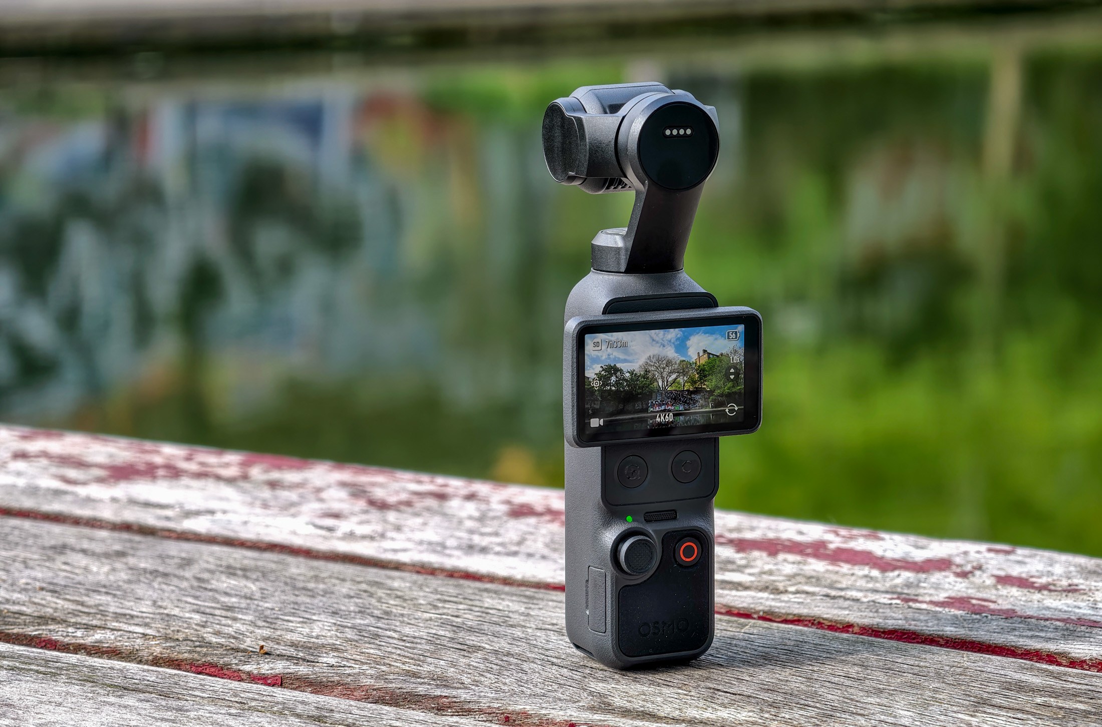 DJI Osmo Pocket 4