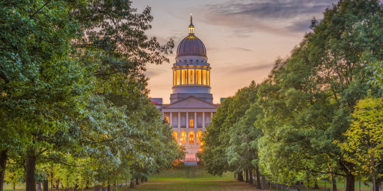 Maine cấm xây dựng trung tâm dữ liệu mới: Làn sóng phản đối vì tiếng ồn và tiêu thụ năng lượng