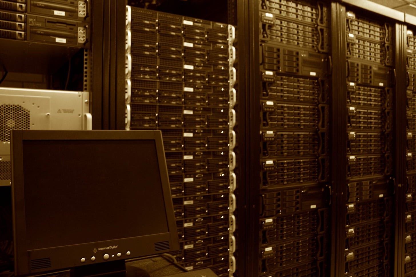 Trung tâm dữ liệu