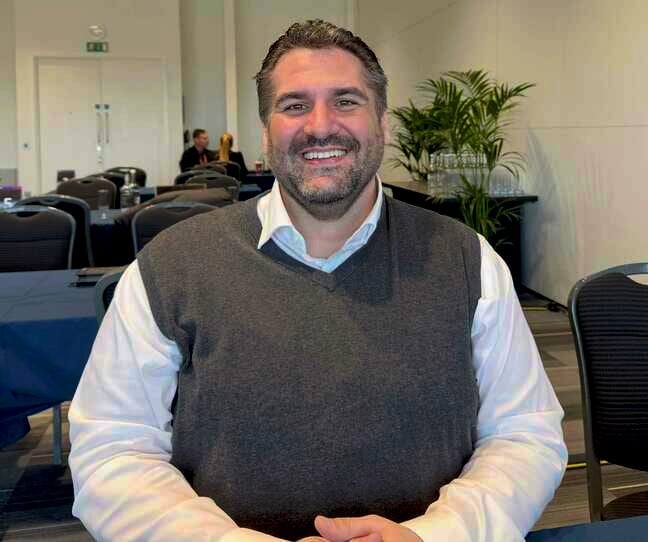 Steve Tarcza, Giám đốc Amazon Stores