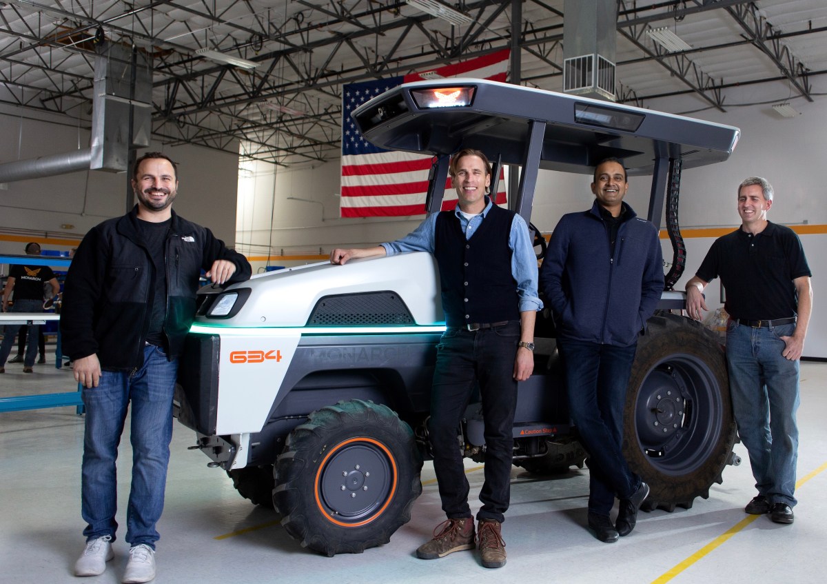 Caterpillar thâu tóm tài sản Monarch Tractor sau khi startup xe kéo tự hành này sụp đổ