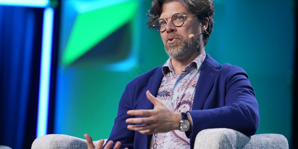 Chi phí AI hiện cao hơn nhân sự: Giám đốc Nvidia cảnh báo về "bẫy" đầu tư