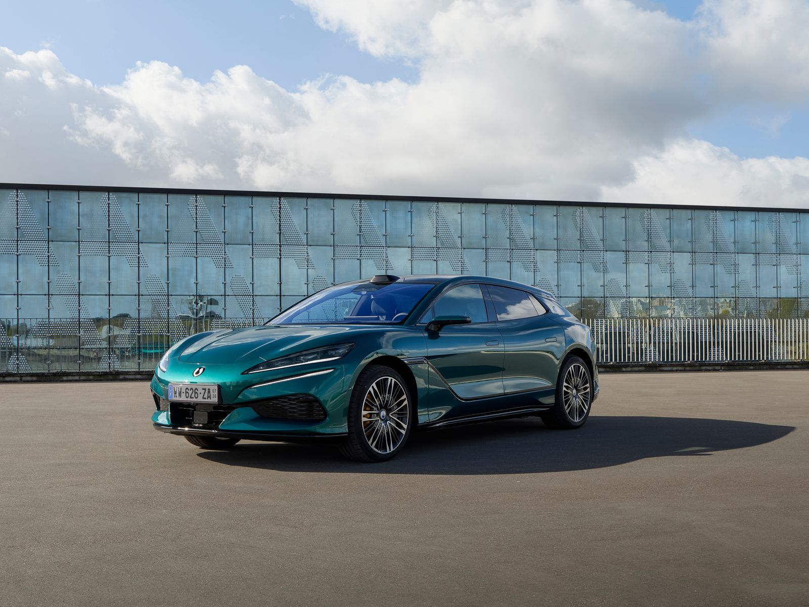 Thiết kế ngoại thất của Denza Z9 GT