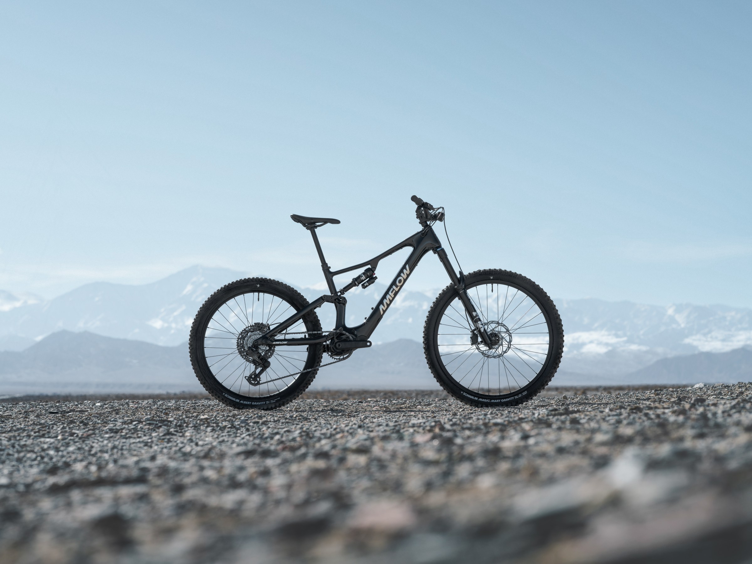 Góc nghiêng xe Amflow màu đen