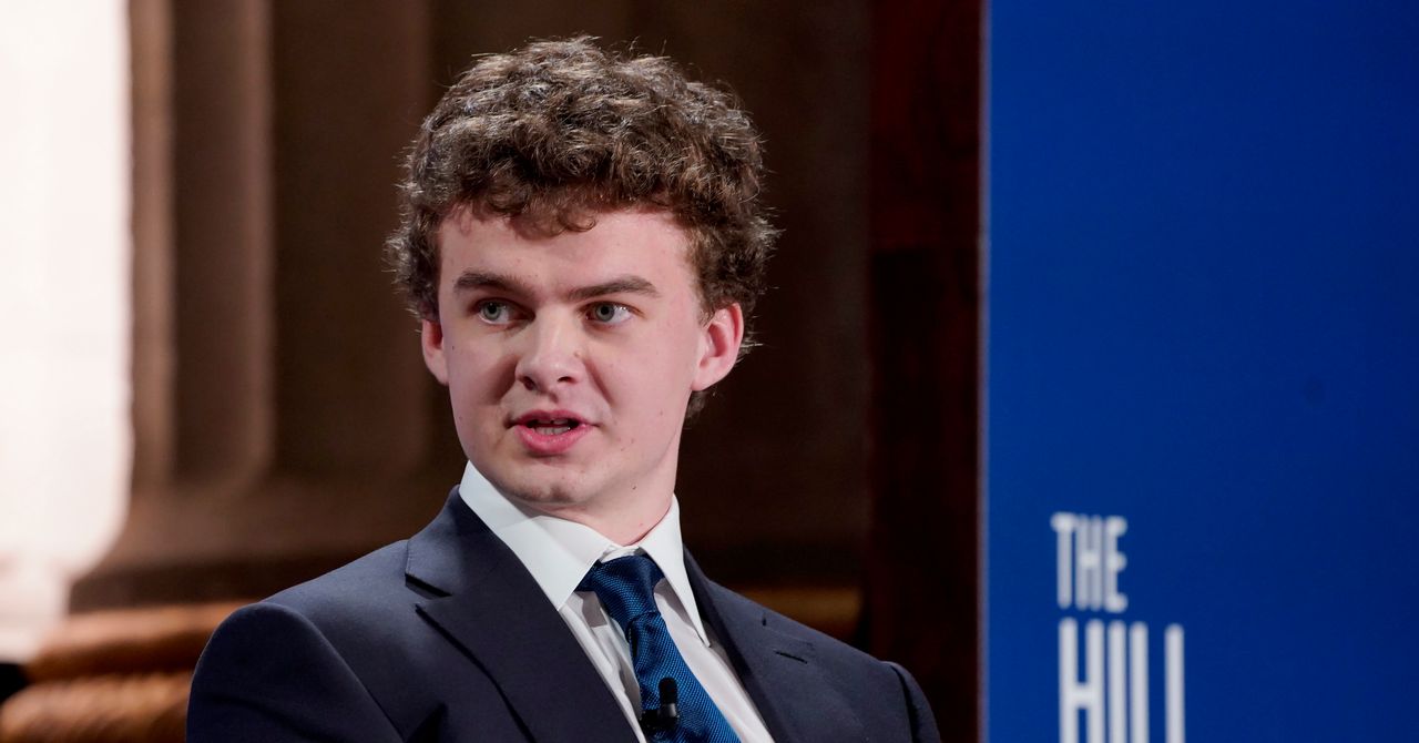 Edward Coristine, kỹ sư "Big Balls" của DOGE, hỗ trợ điều tra gian lận dữ liệu