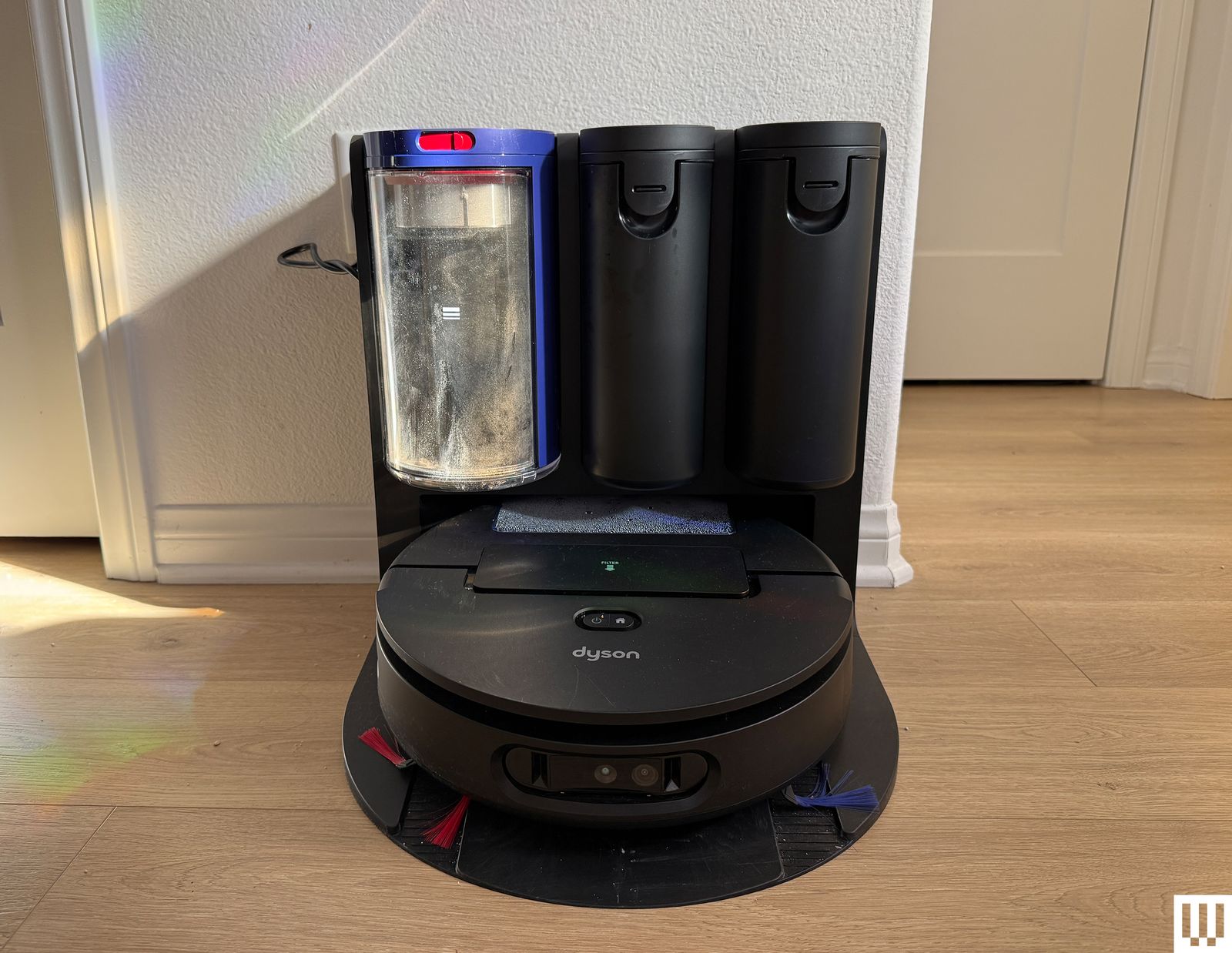 Trạm sạc của Dyson Spot+Scrub AI