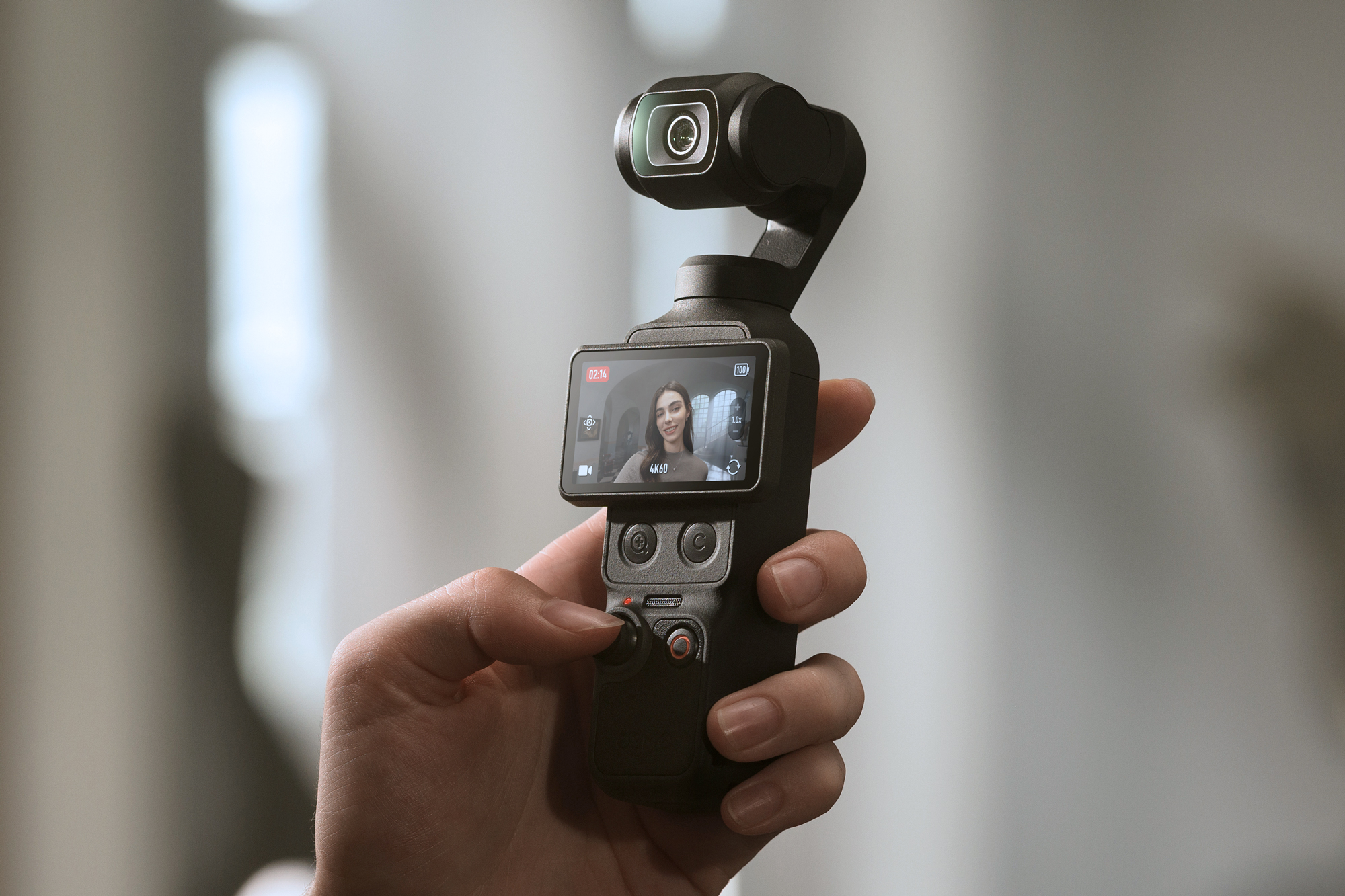 Máy quay DJI Osmo Pocket 4
