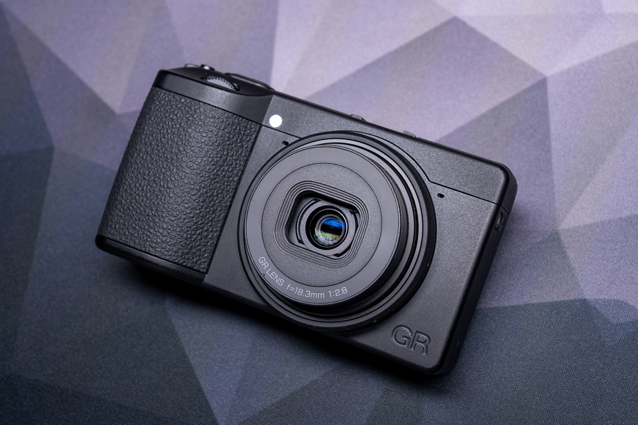 Chi tiết Ricoh GR IV Monochrome