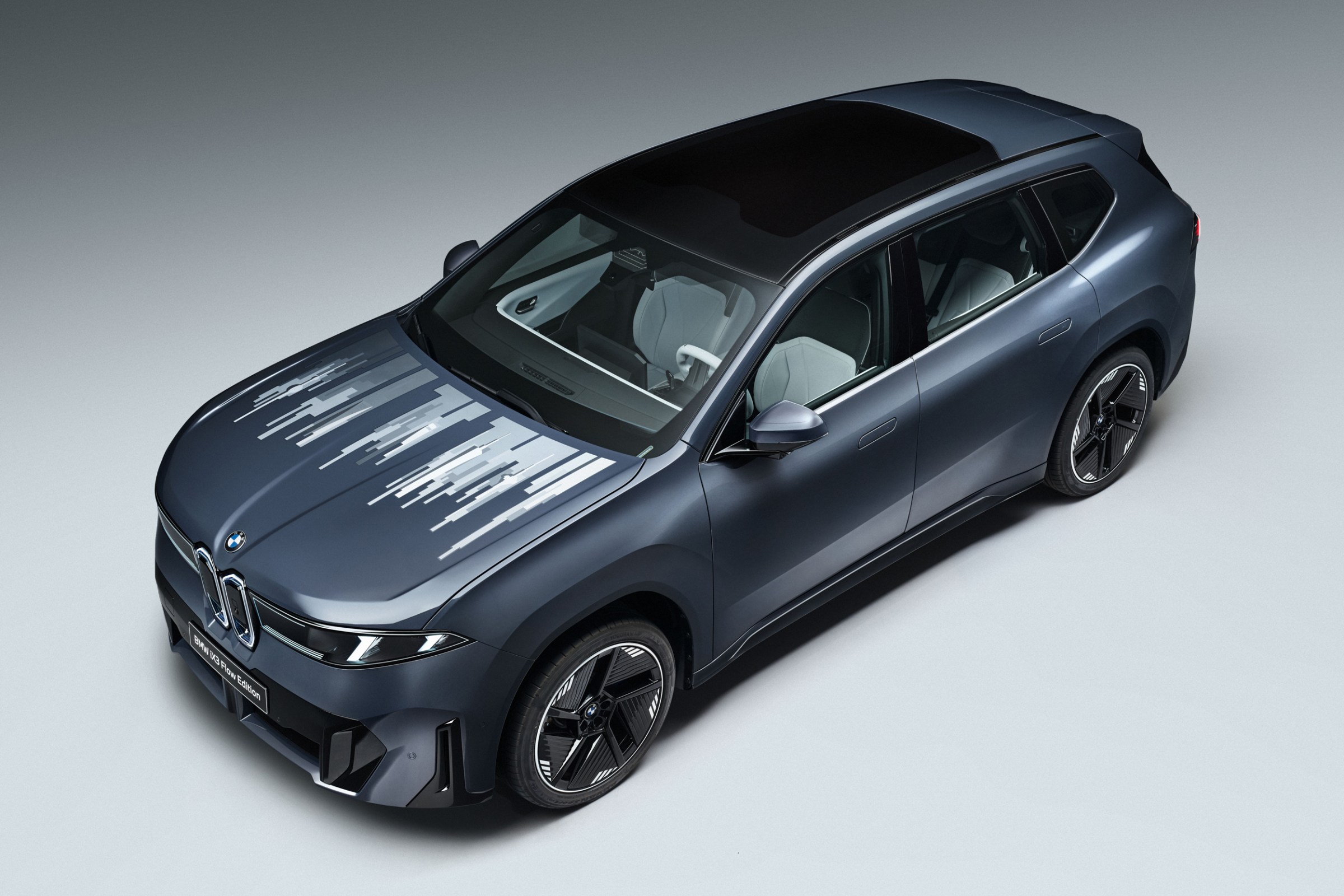 Chi tiết nắp ca-pô sử dụng công nghệ nhúng E Ink