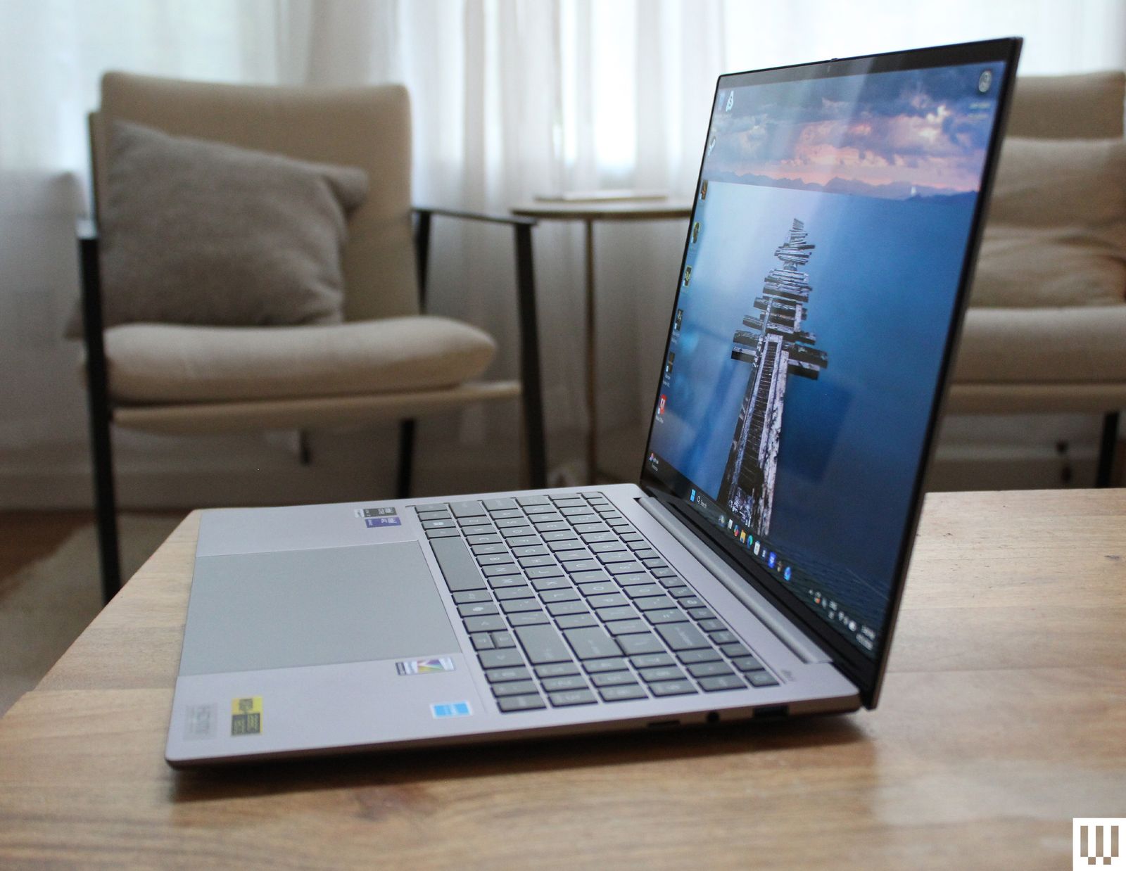 Thiết kế mỏng nhẹ của Acer Swift 16 AI