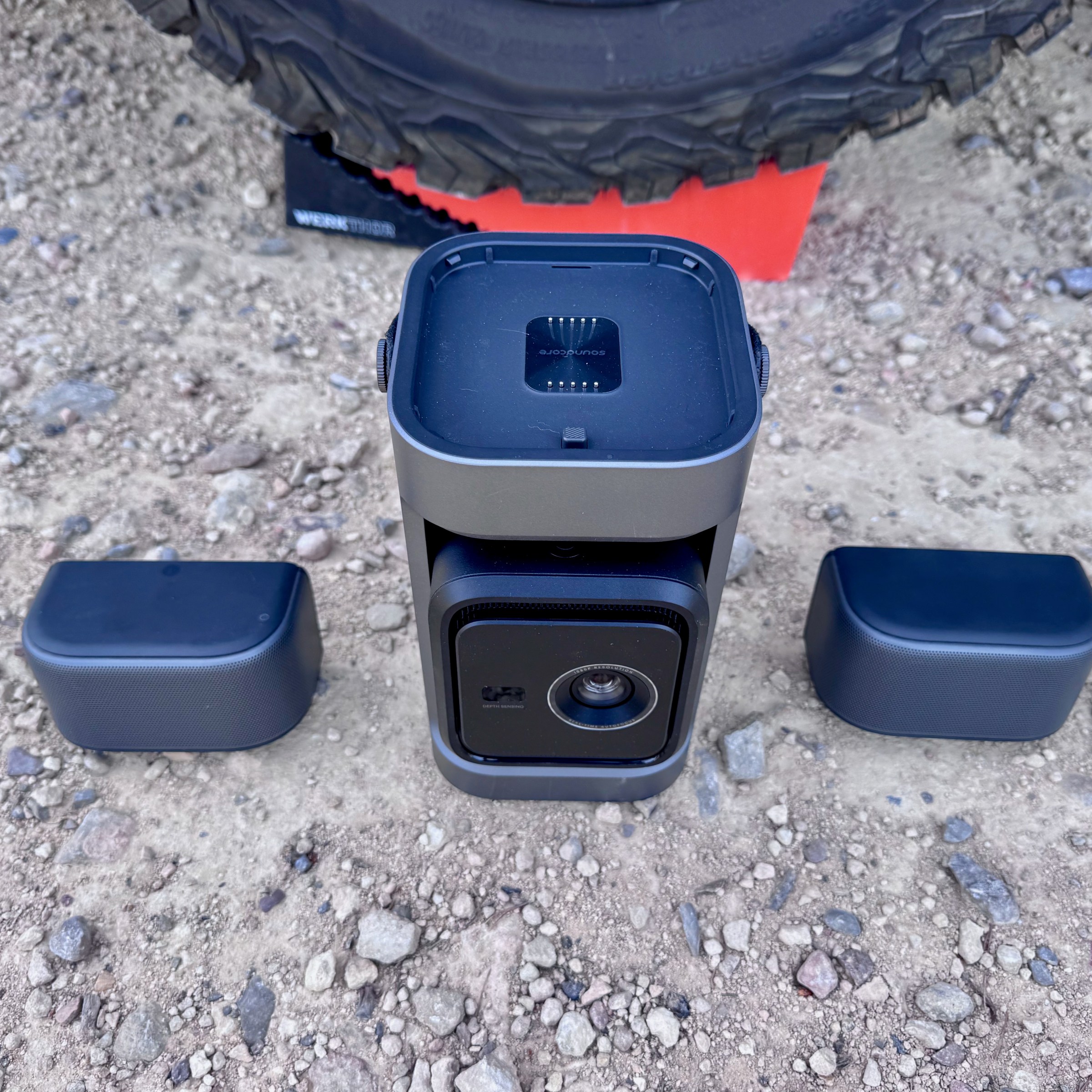 Loa có thể tách rời của Anker Nebula P1