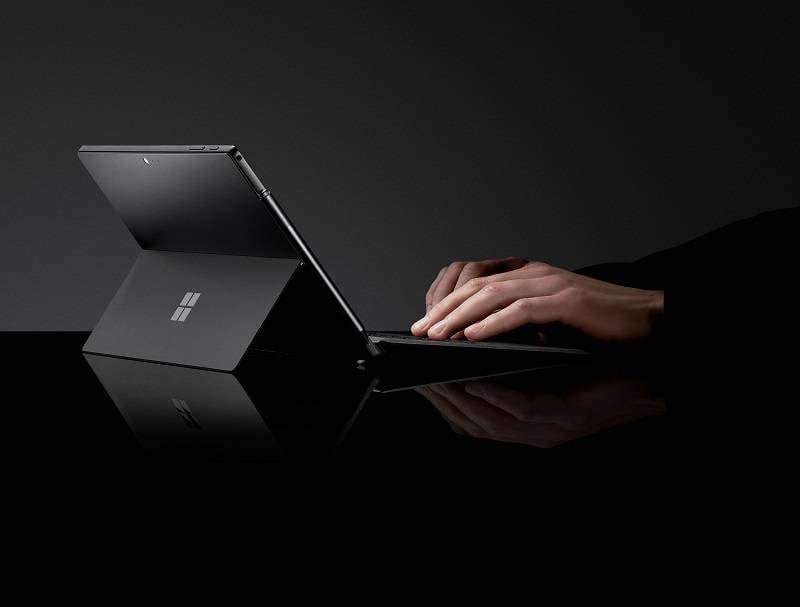 Microsoft tăng giá dòng Surface tại Anh khi khủng hoảng RAM lan rộng