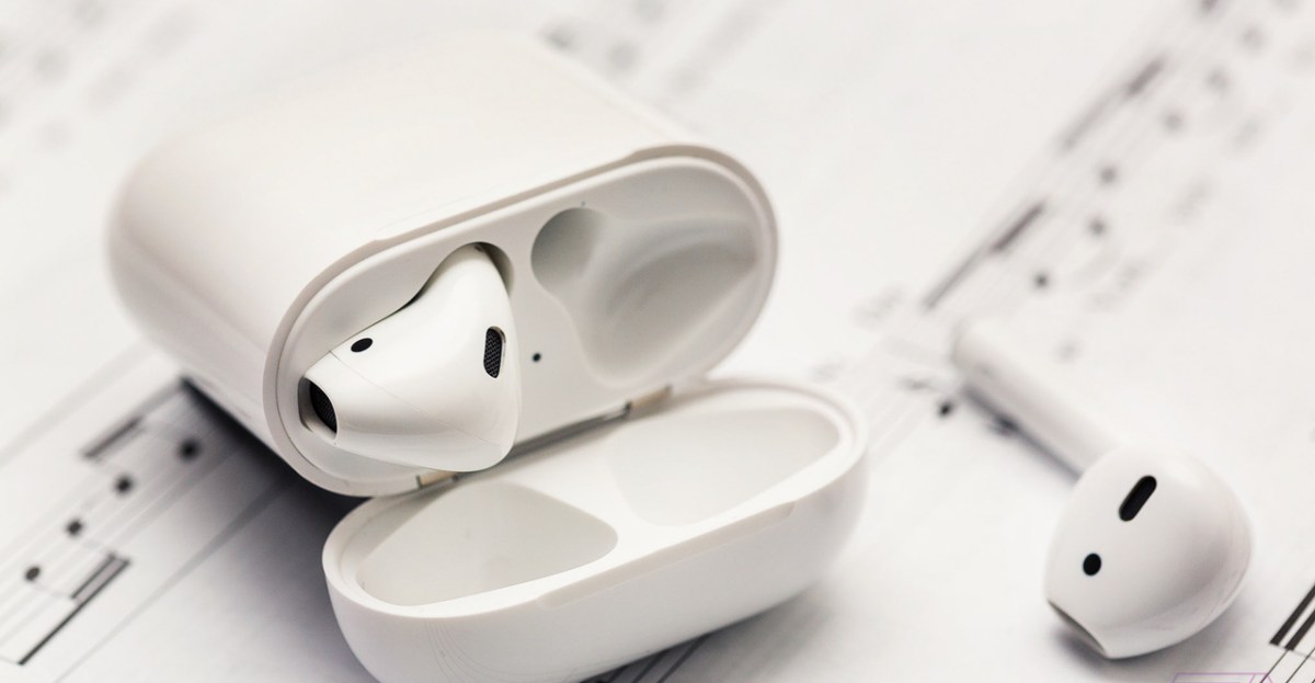 AirPods: Thành tựu bị đánh giá thấp nhất của Tim Cook tại Apple