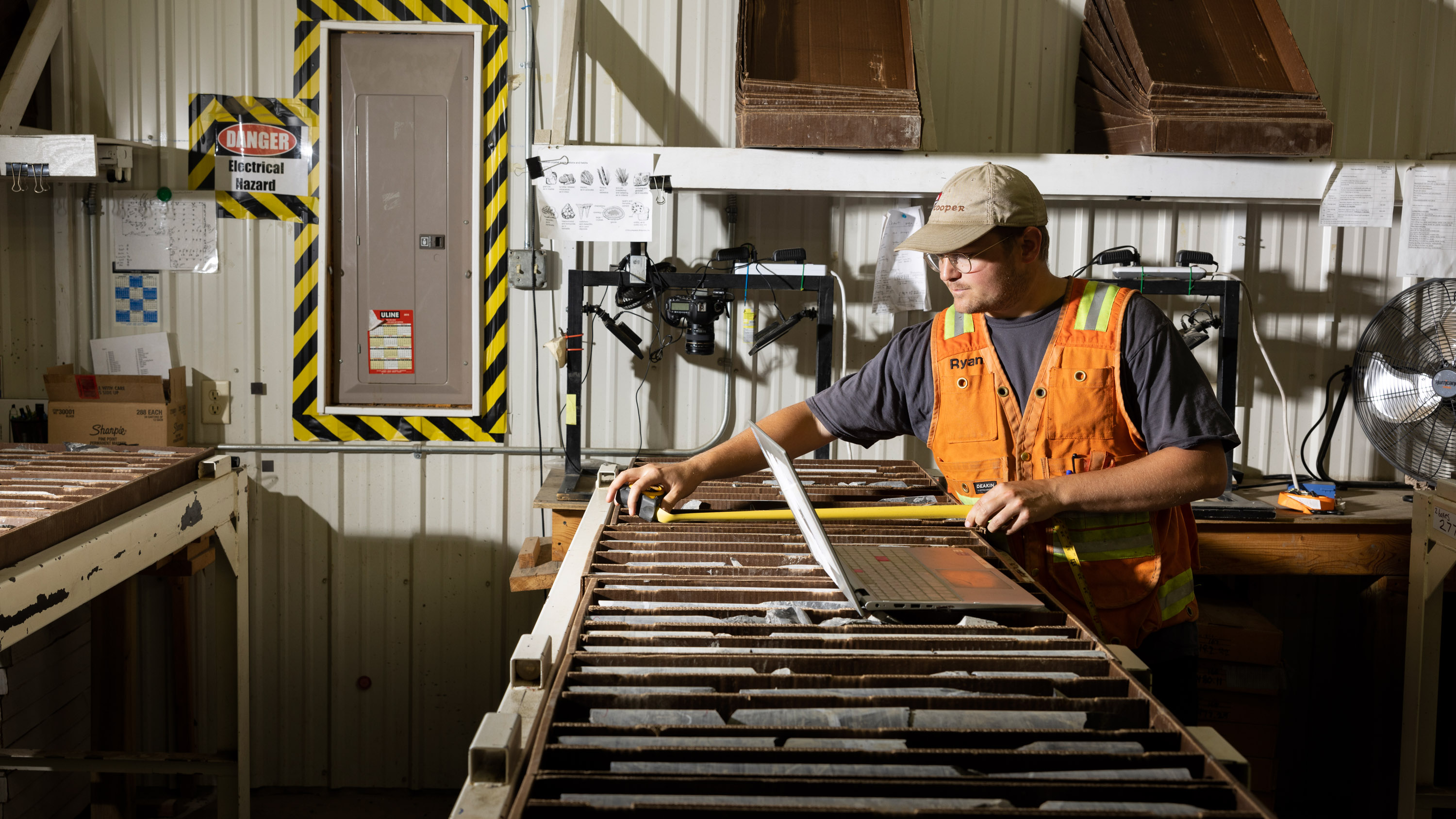 Khoáng sản nickel và trợ cấp cho xe điện