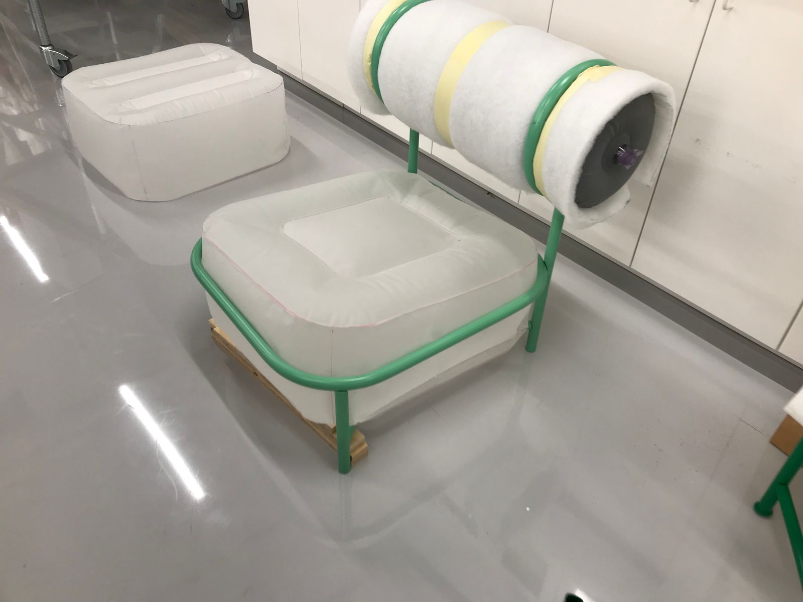 Ikea đã thử nghiệm nhiều giải pháp, bao gồm cả buồng lốp xe kéo