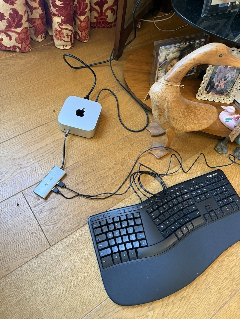 Thiết lập Mac Mini trên sàn để kiểm tra