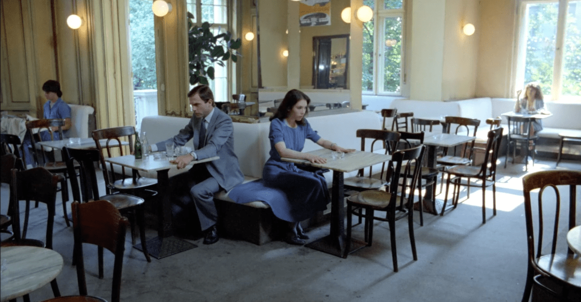 Chúng ta đang nói chuyện ít hơn bao giờ hết nhờ sự lên ngôi của công nghệ