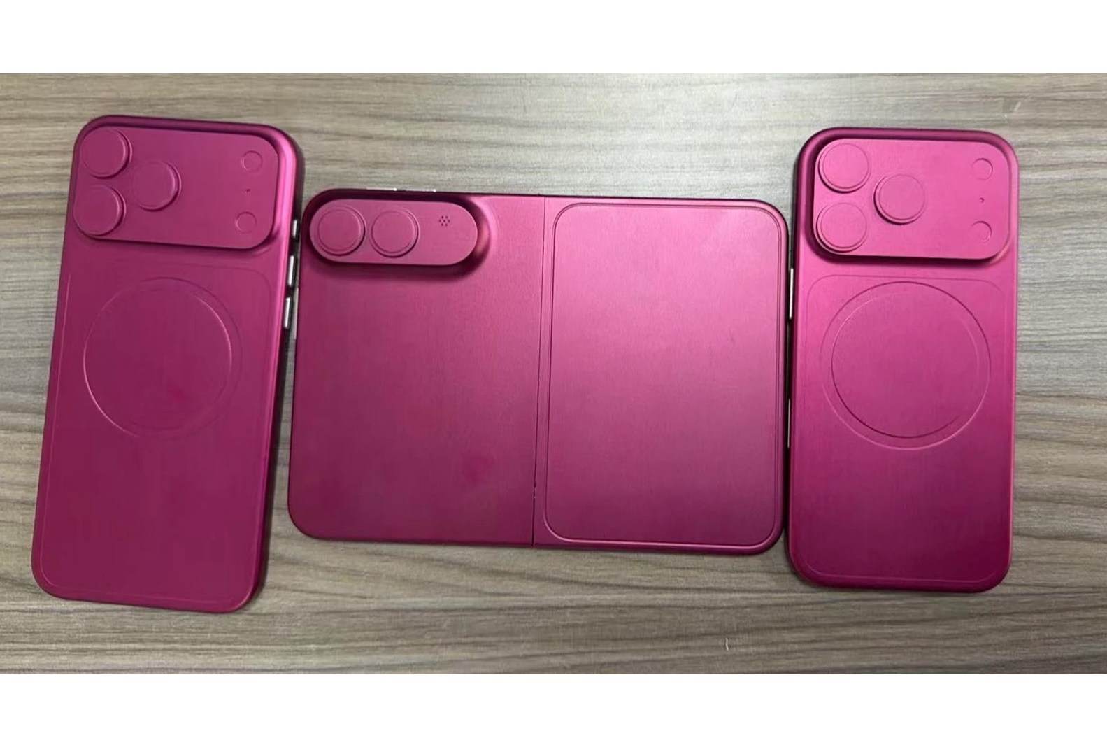 Mẫu thử iPhone Fold gập rộng bất thường