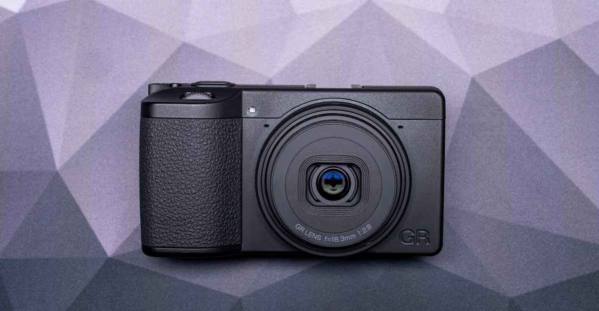 Ricoh GR IV Monochrome: Chiếc máy ảnh "đen trắng" đánh thức cảm hứng sáng tạo