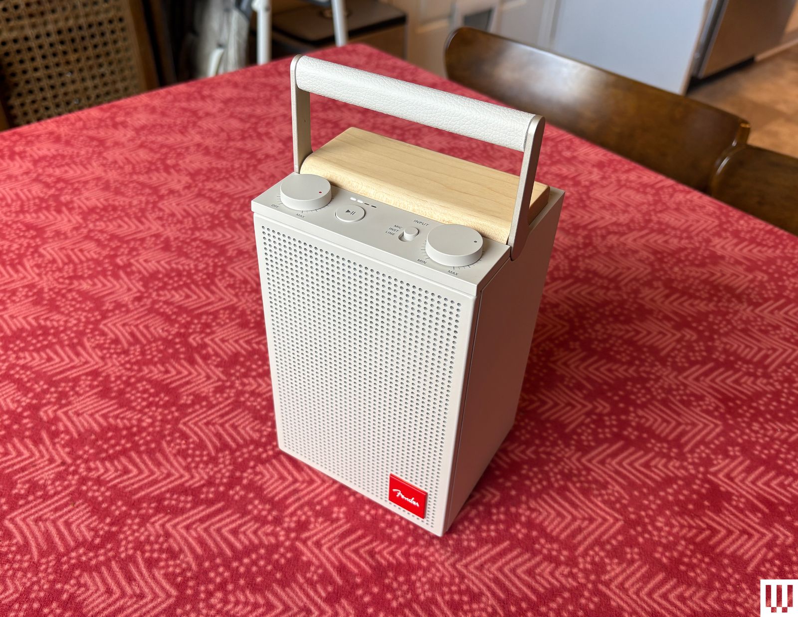 Thiết kế Fender ELIE 6