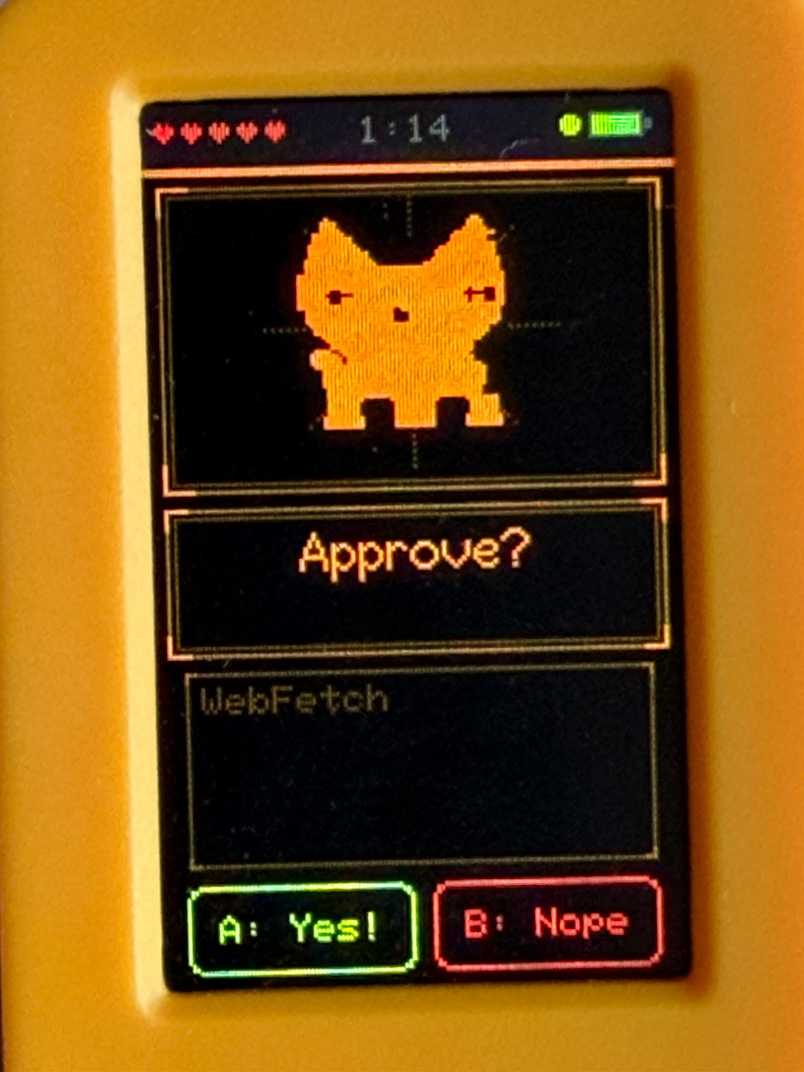 Thiết bị kiểu Tamagotchi tên là Clawy