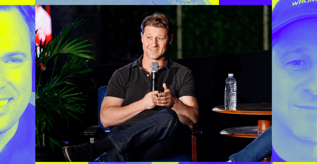 Ben McKenzie đối đầu với cơn sốt tiền điện tử và sự nhàm chán của thiết bị công nghệ