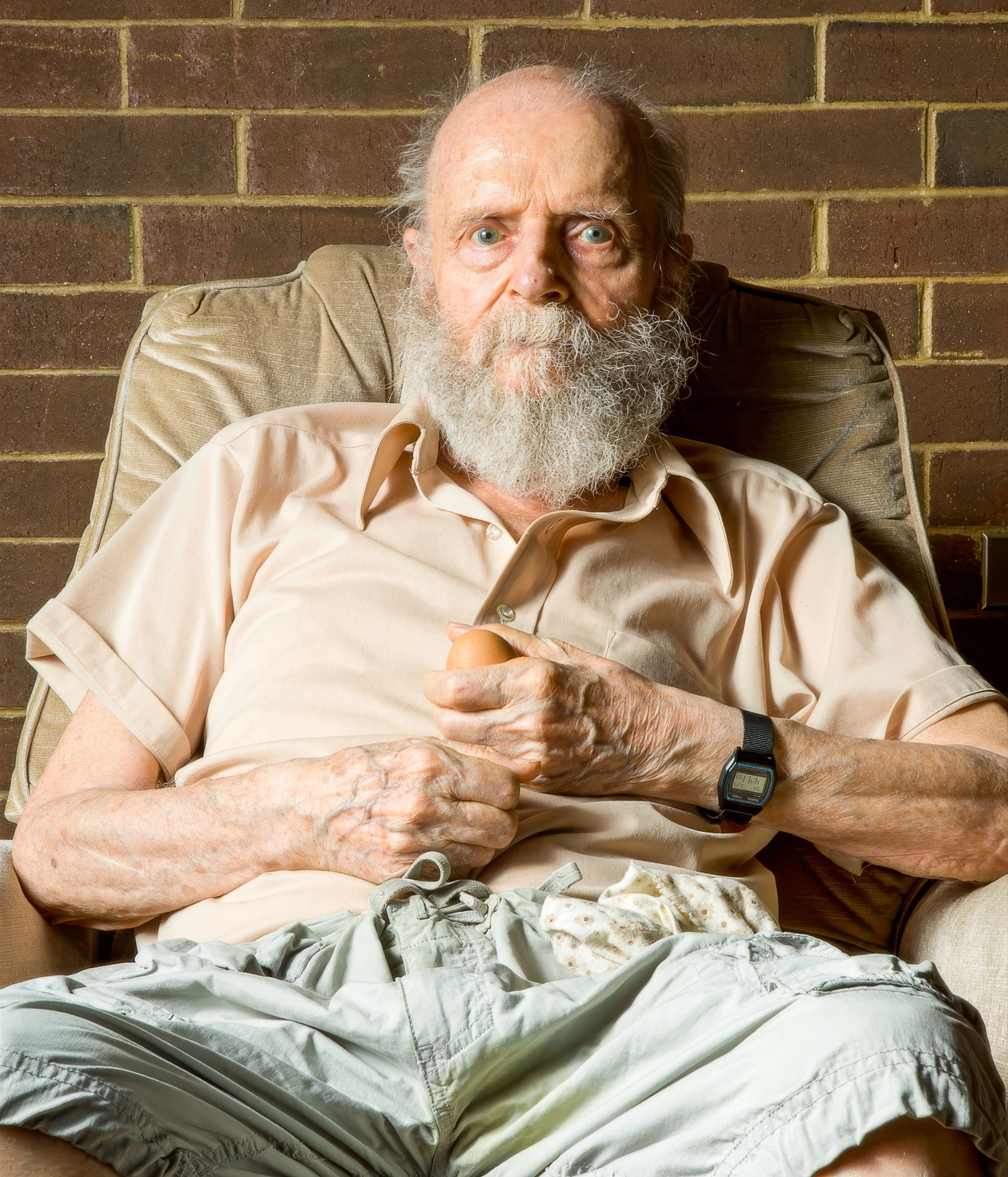 Alexander Esenin-Volpin, một nhà toán học và nhà thơ bất đồng chính kiến người Liên Xô, là một trong những người tiên phong trong phong trào bác bỏ vô cực.