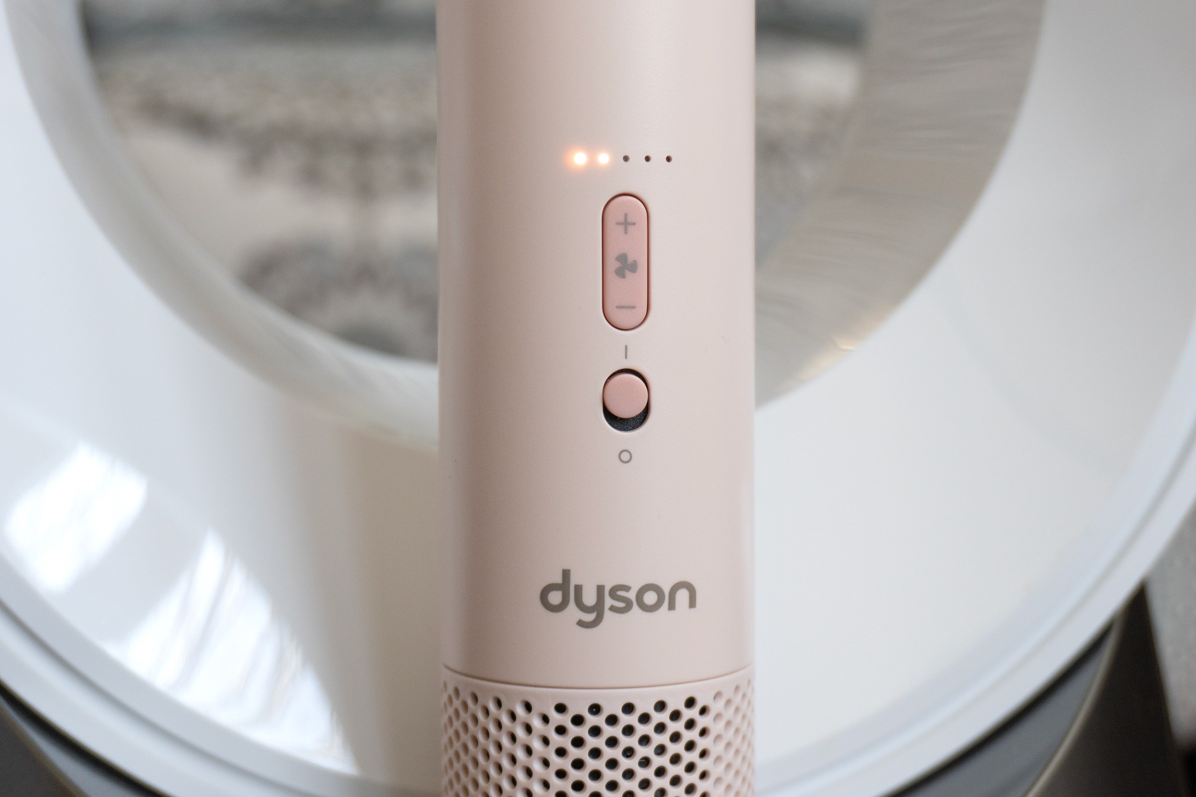 Đầu phun có thể xoay để điều chỉnh hướng gió