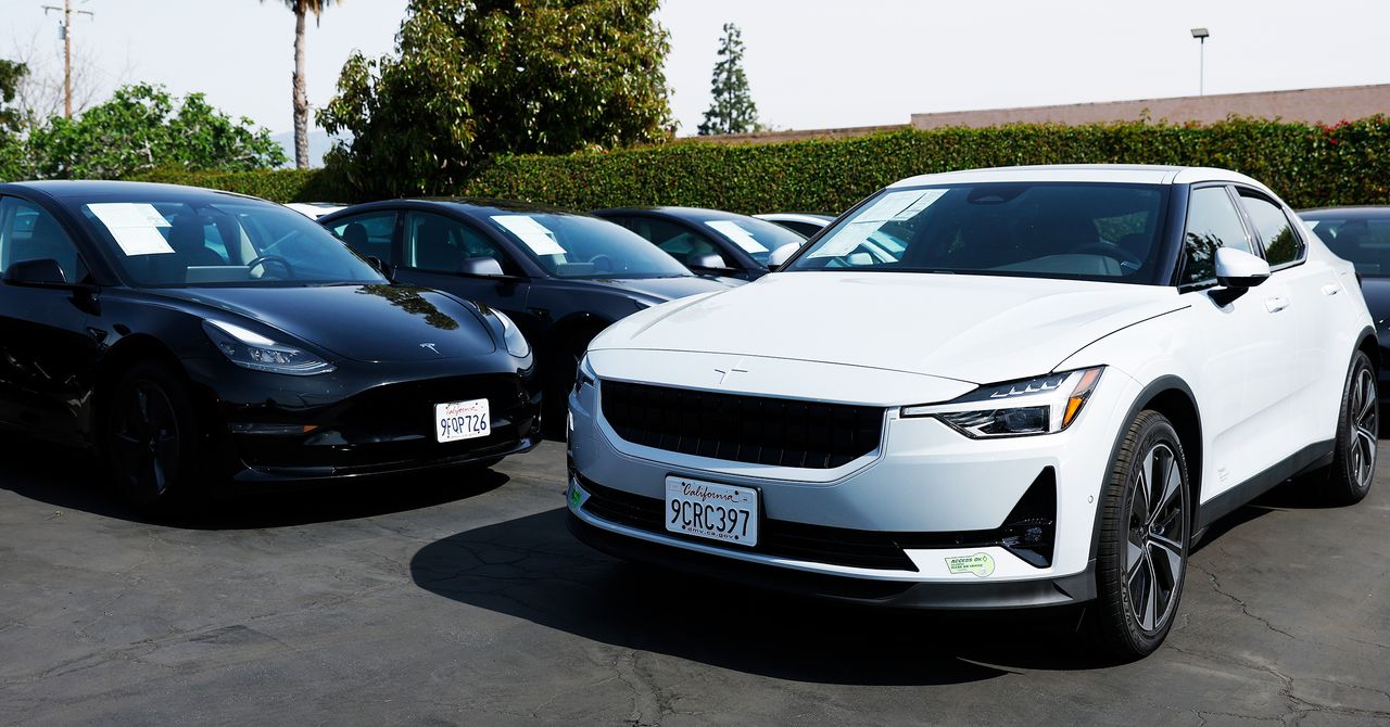 Giá xăng leo thang, nhu cầu xe điện cũ tăng vọt