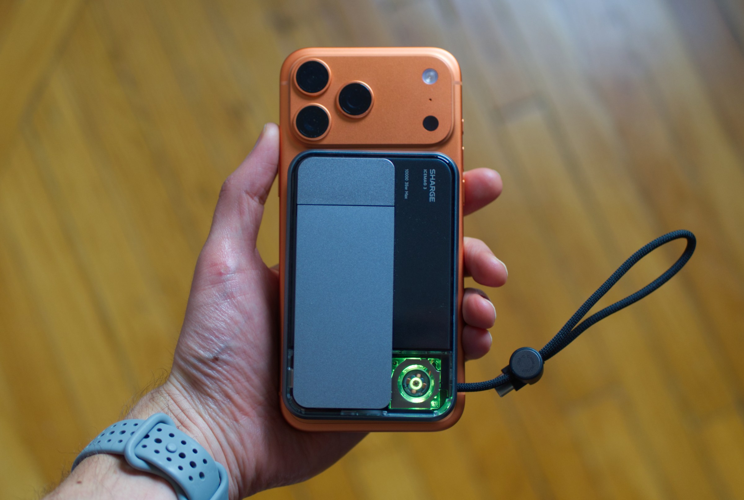 Sharge Icemag 3 trên tay