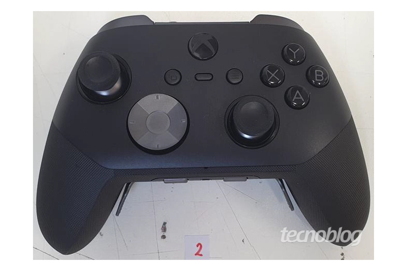 Thiết kế mới của tay cầm Xbox Elite 3
