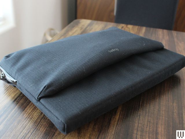 Chiếc Bellroy Laptop Caddy khi đóng gọn gàng