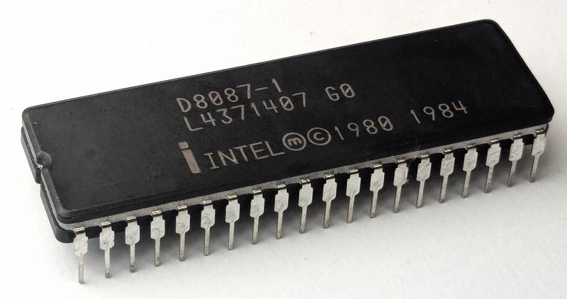 Giải mã mã vi mô của Intel 8087: Cơ chế hoán đổi thanh ghi phức tạp