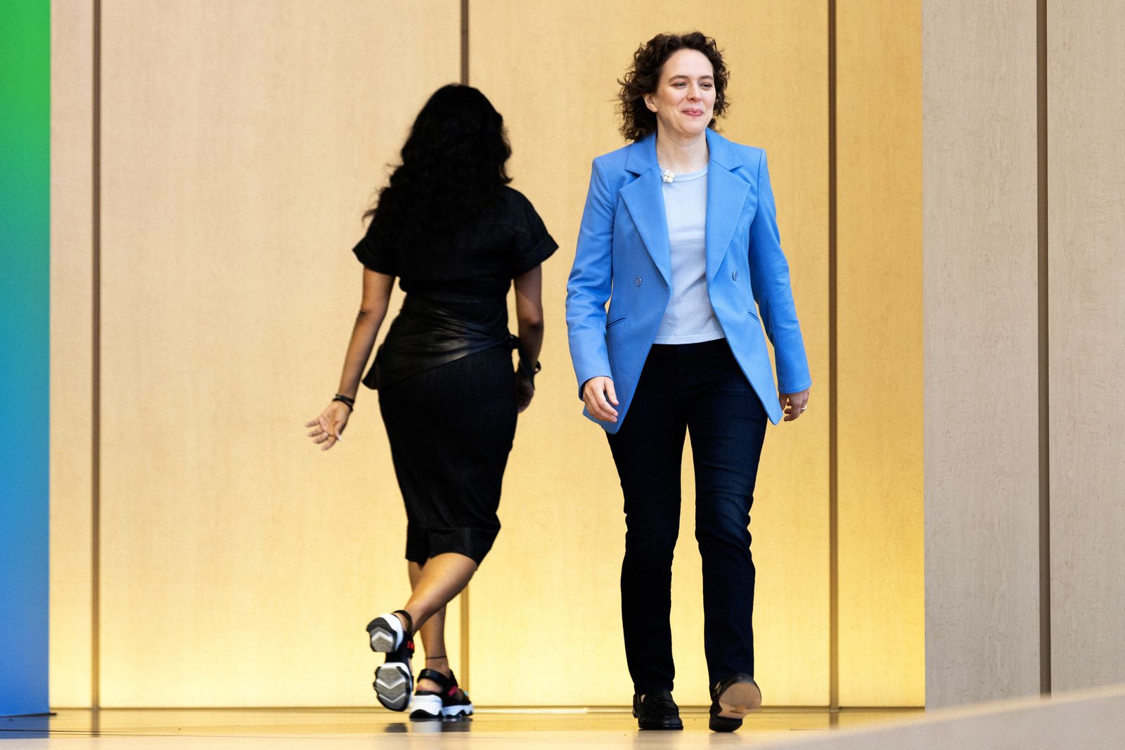 Liz Reid, Trưởng bộ phận Tìm kiếm của Google, trên sân khấu tại hội nghị I/O.