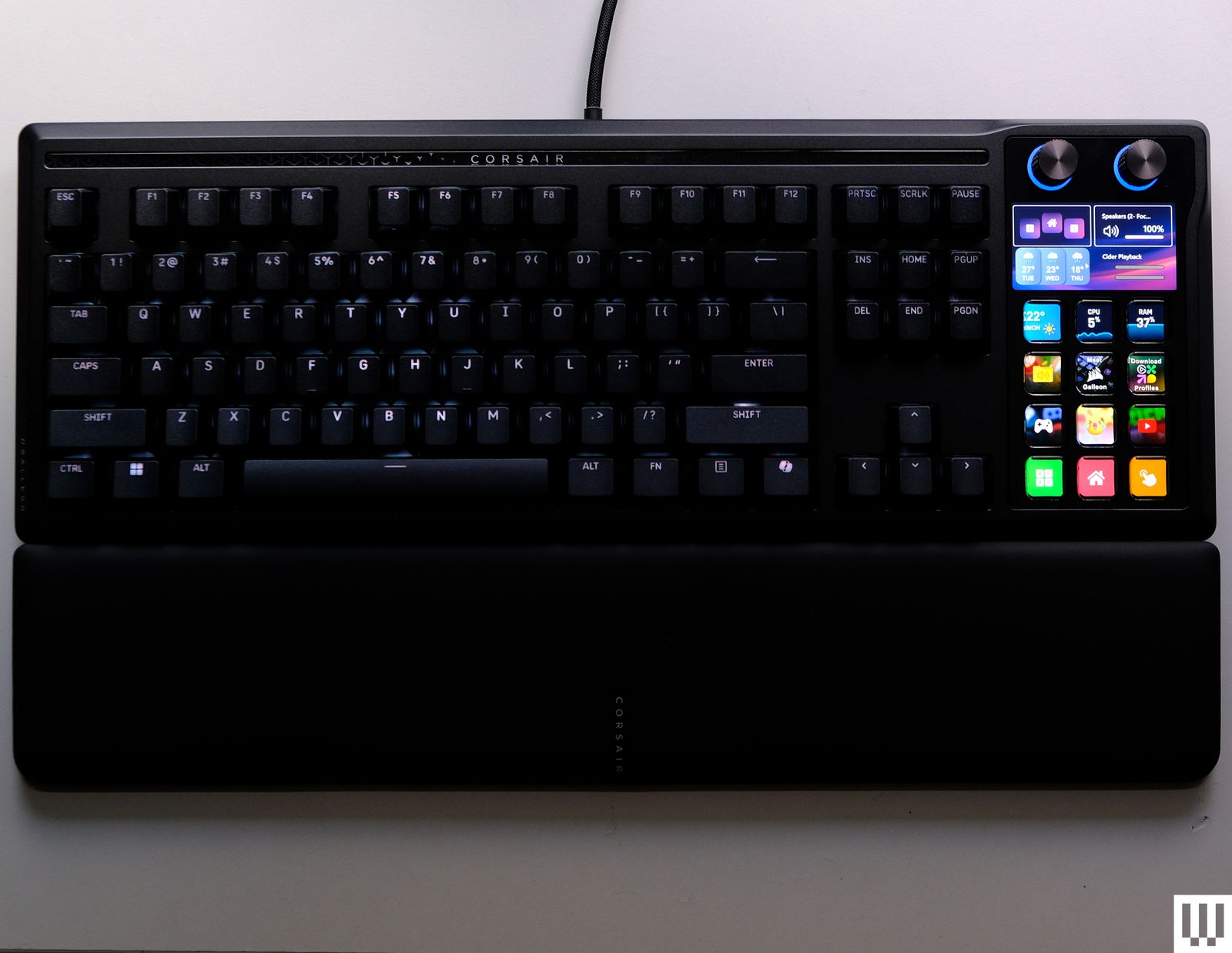 Mặt trước của bàn phím Corsair Galleon 100 SD
