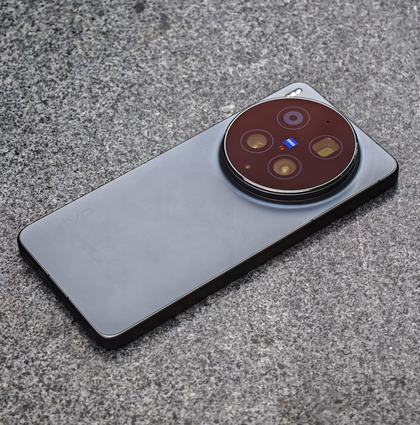 Camera sau của Vivo X300 Ultra