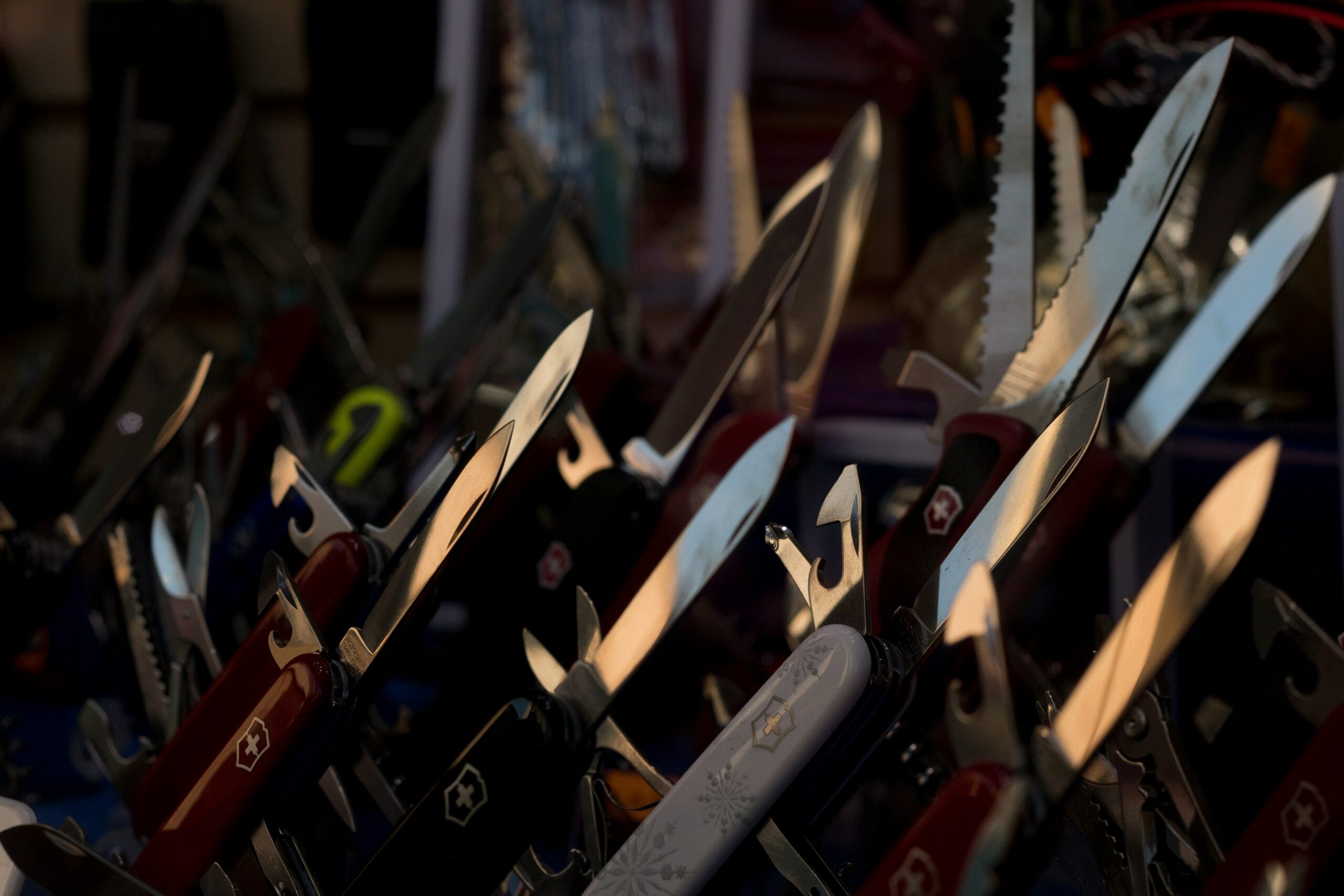 Giải quyết vụ án mạng bằng Suy luận Bayes: Bài học từ phim Knives Out