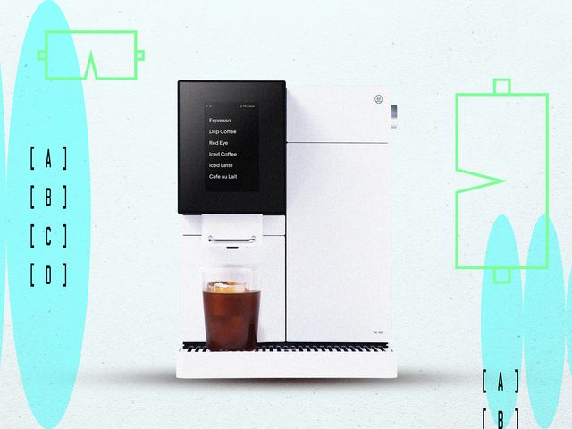 Chuyên gia đang thử nghiệm các máy pha cà phê