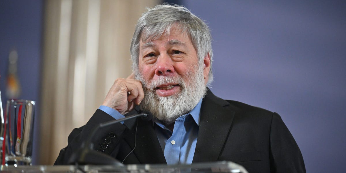 Steve Wozniak nhận được sự hoan nghênh khi khẳng định con người sở hữu "trí tuệ thực sự" trước sự bùng nổ của AI