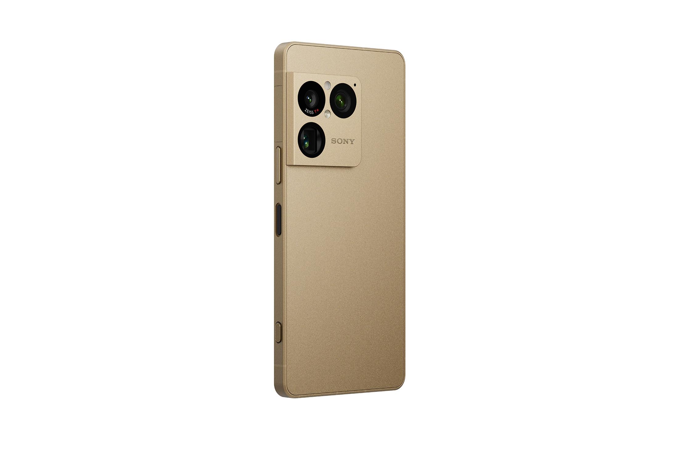 Góc nghiêng phiên bản màu vàng của Xperia 1 VIII