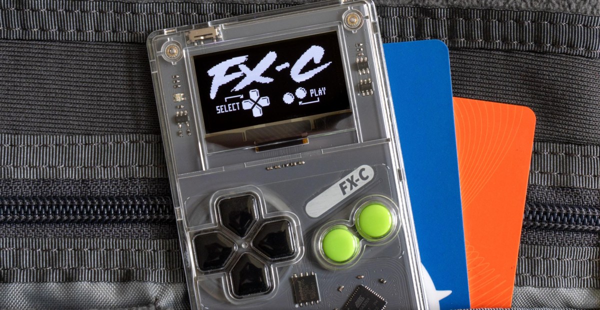 Arduboy FX-C: Máy chơi game cỡ thẻ tín dụng "nhỏ mà có võ" với kho tàng hơn 300 tựa game