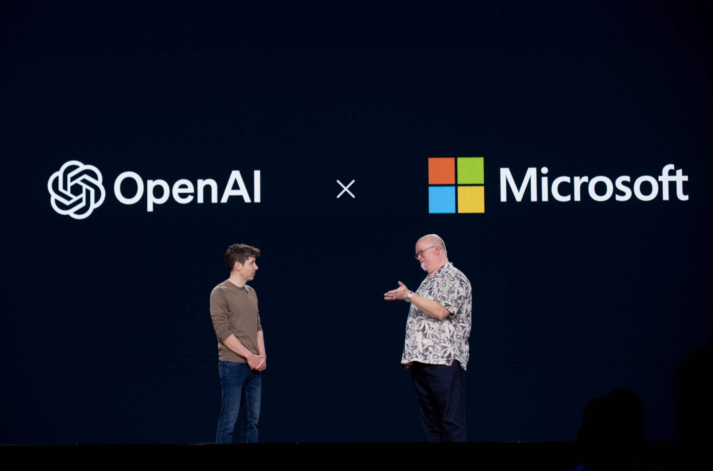 Sam Altman và Kevin Scott