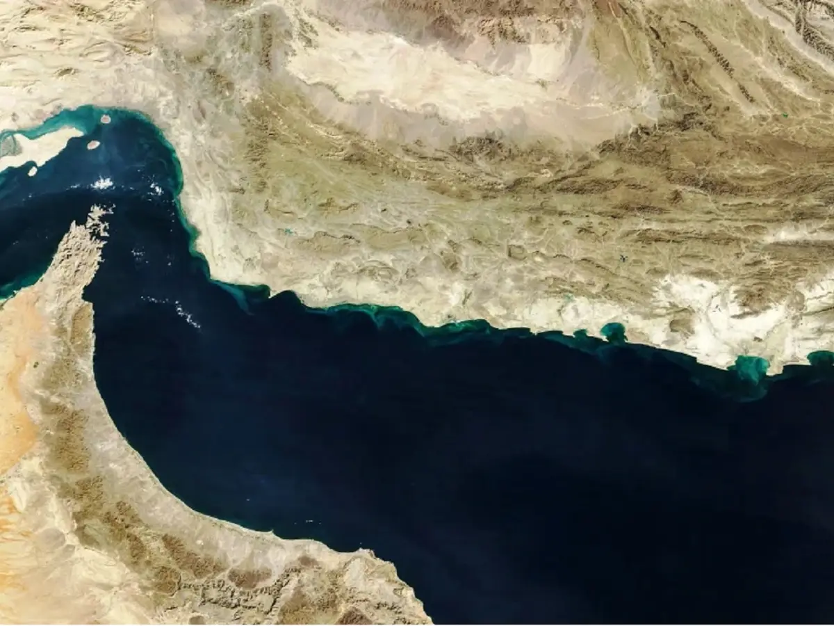 Iran tìm cách nắm quyền kiểm soát "động mạch số" qua eo biển Hormuz