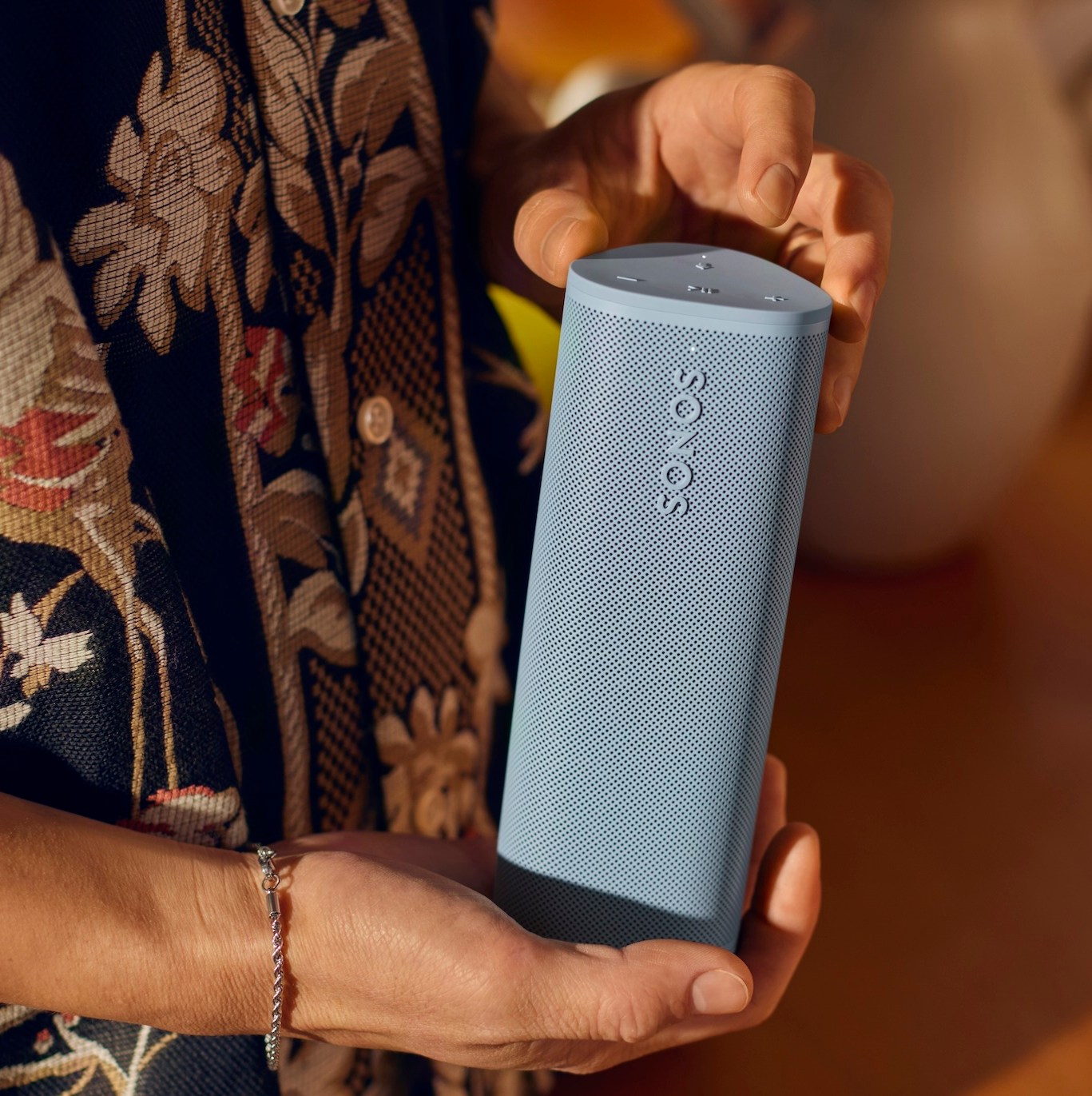Sonos Roam 2 với nút Bluetooth mới