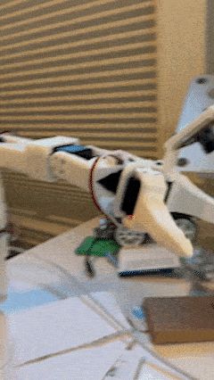 Robot vẫy tay