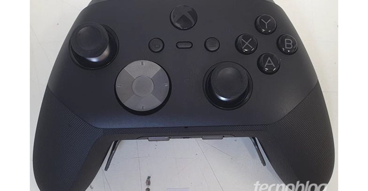 Hình ảnh rò rỉ lộ diện tay cầm Xbox Elite 3 với các tính năng mới mẻ