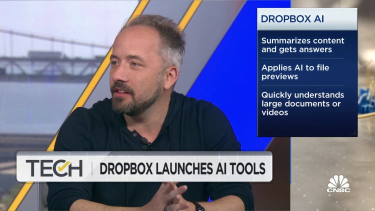Drew Houston trong một buổi phỏng vấn