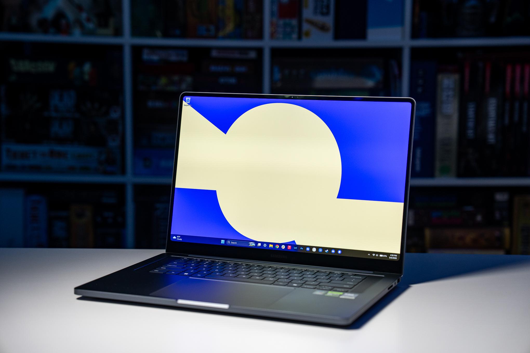 Samsung Galaxy Book6 Ultra với thiết kế tương tự MacBook Pro